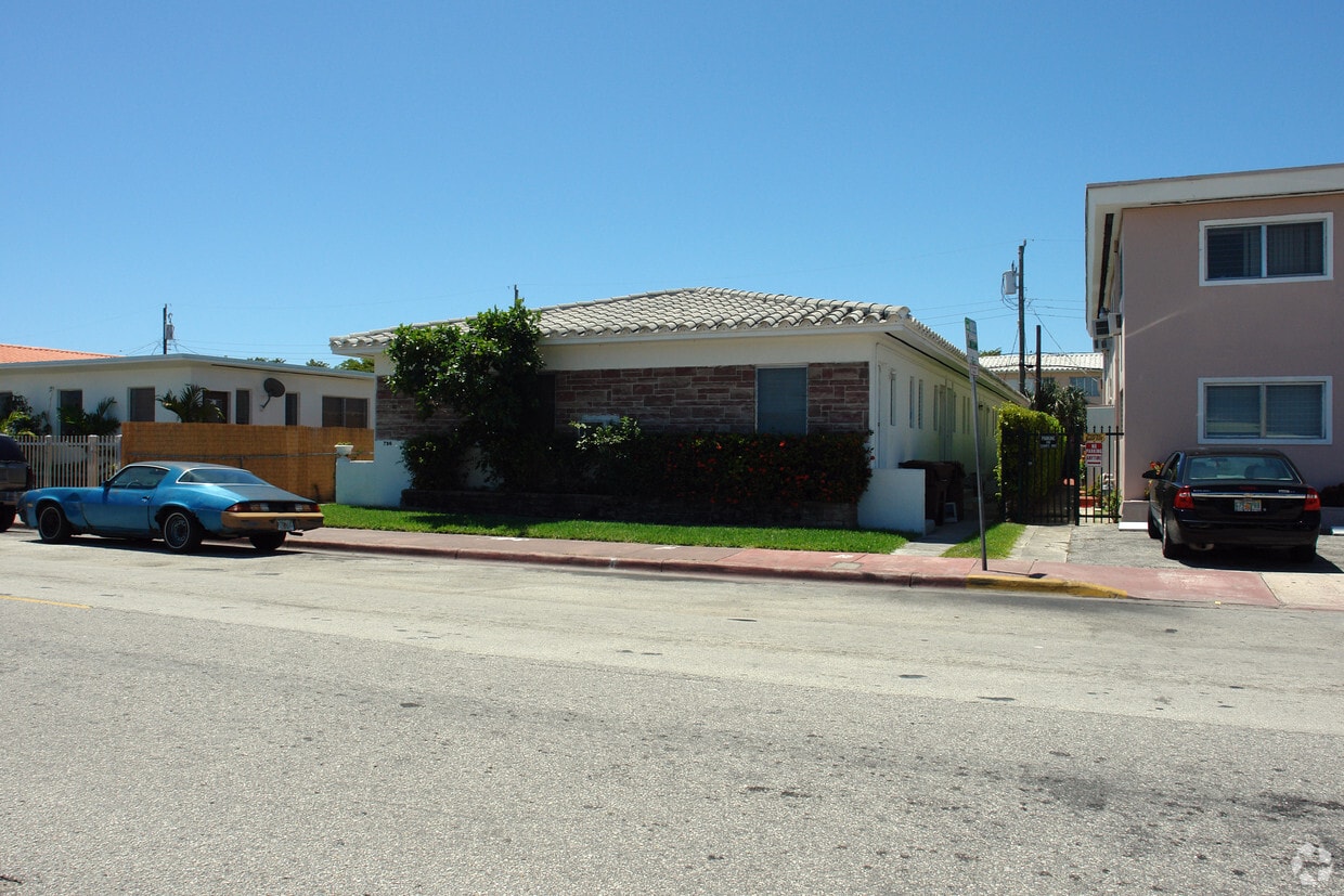 Primary Photo - 736 85th St