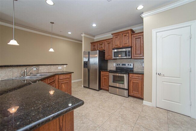 Building Photo - 7037 Kingston Cove Ln