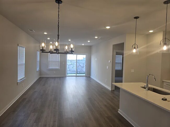 Foto del edificio - 4718 Oak Point Dr