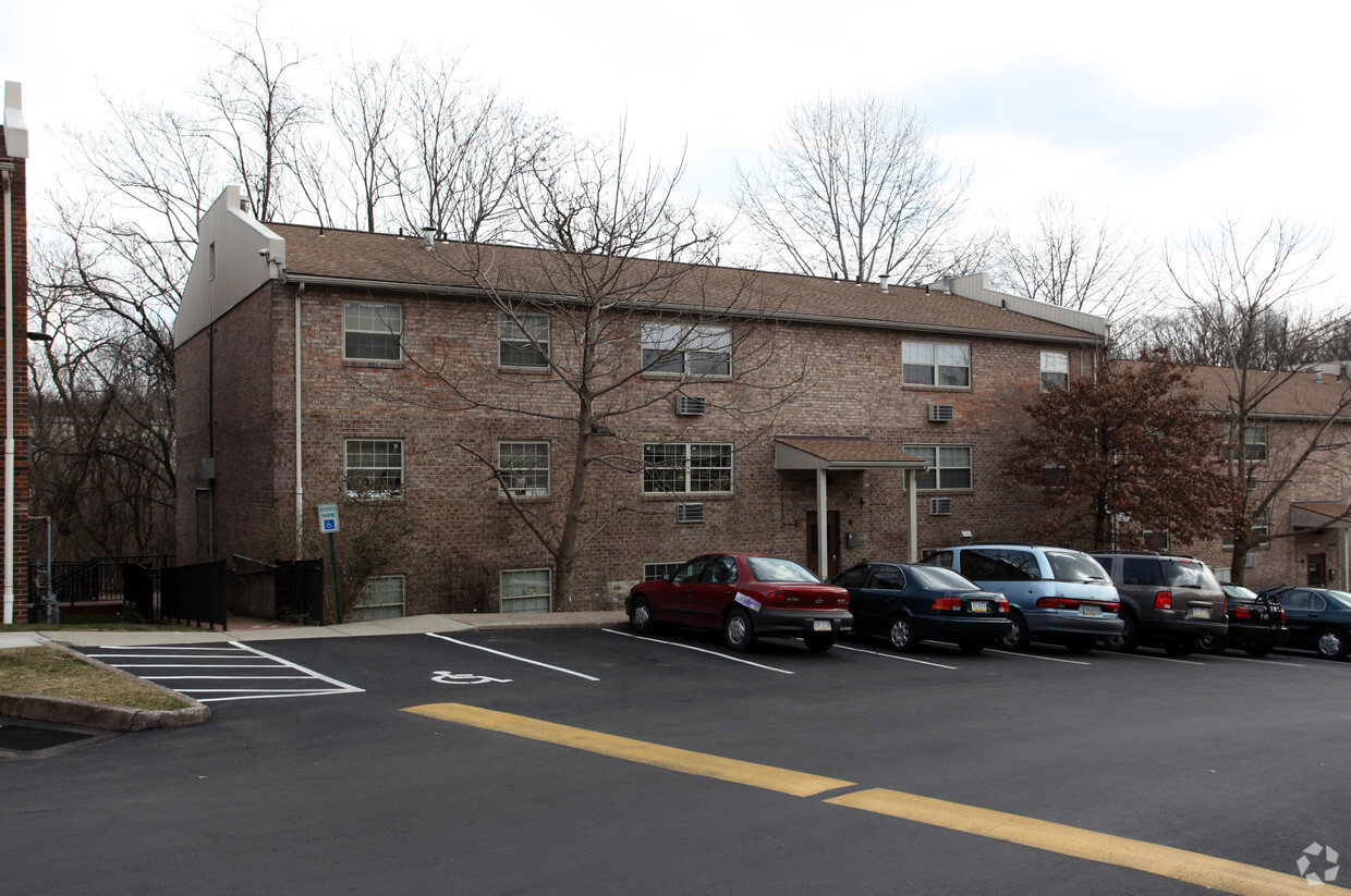 Building Photo - Ivey Lane Apartments