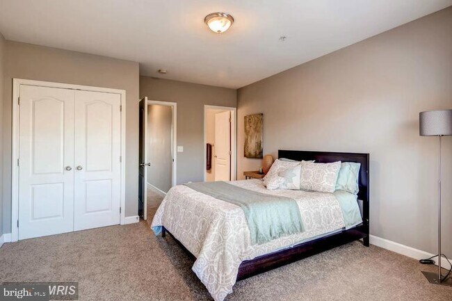 Foto del edificio - 1620 Light St