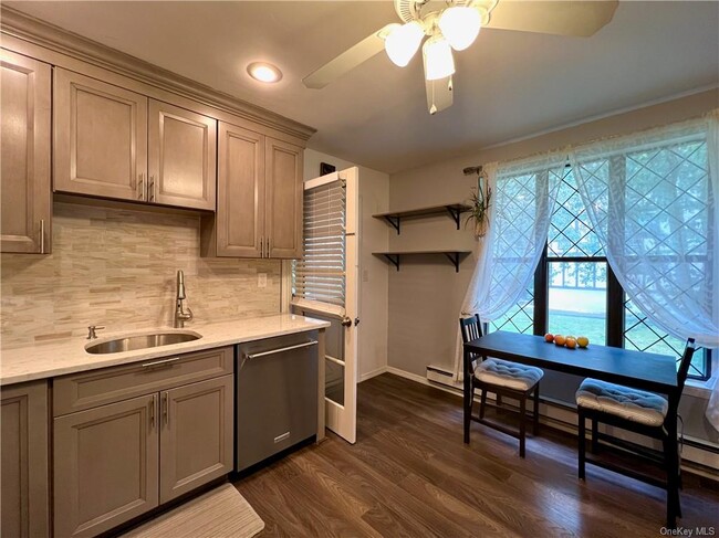 Building Photo - 768 Sierra Vista Ln