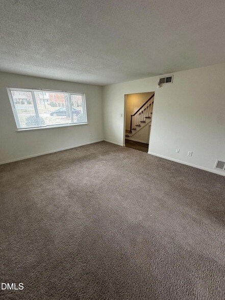 Foto del edificio - 2365 Champion Ct