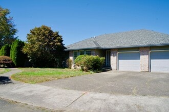 Building Photo - 14441 NE Morris Ct
