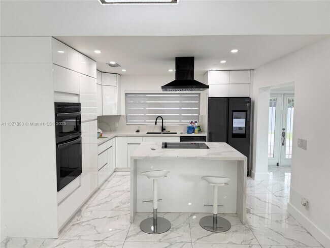 Foto del edificio - 921 SW 112th Ave