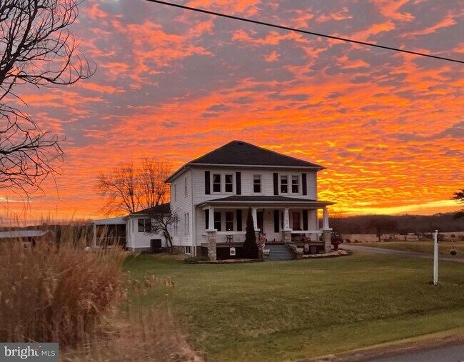 Foto del edificio - 12785 Valley Rd