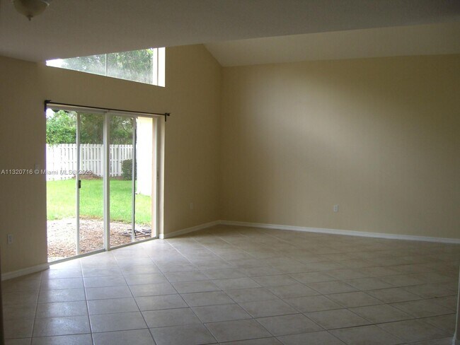 Foto del edificio - 19265 SW 25th Ct