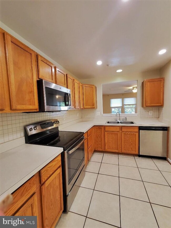 Building Photo - 8117 Pennington Dr