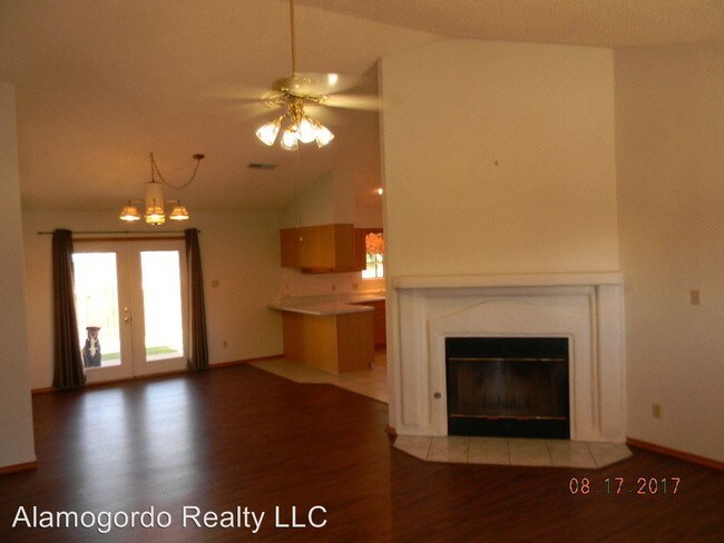 Building Photo - 3 br, 2 bath House - 821 Azelia