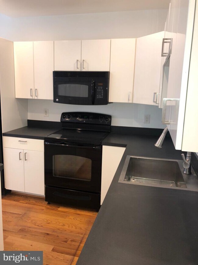 Foto del edificio - 3919 Georgia Ave NW