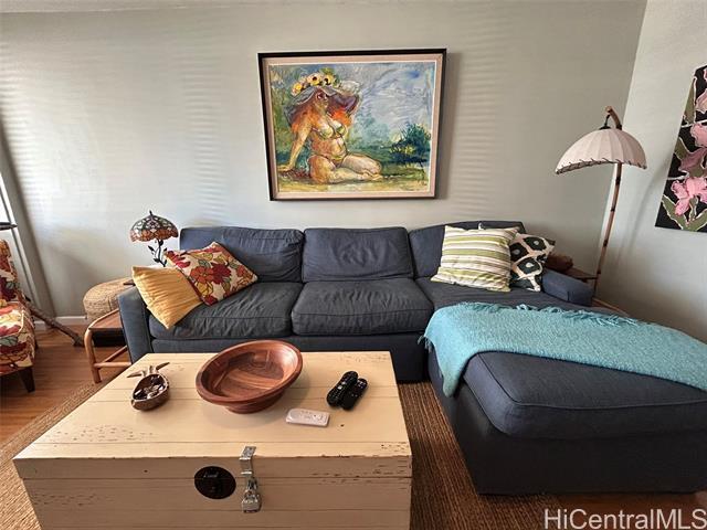 Building Photo - 425 Ena Rd