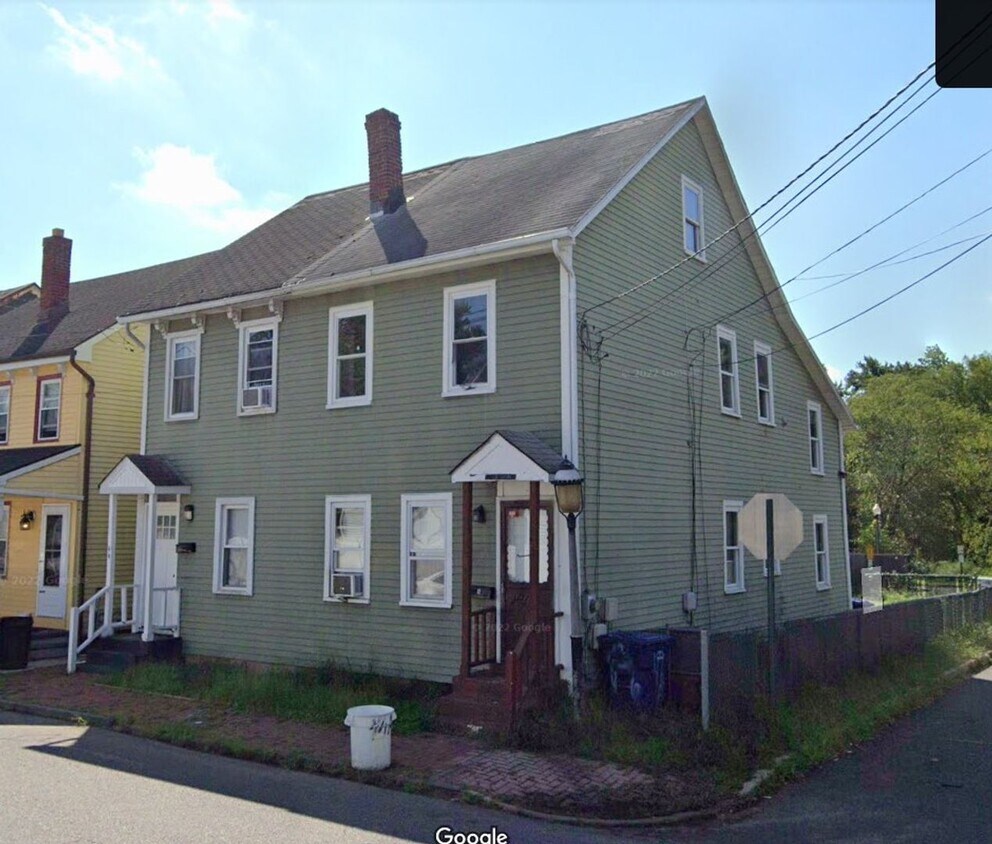 46 W Monroe St Unit A, Mount Holly, NJ 08060 Room for Rent in Mount