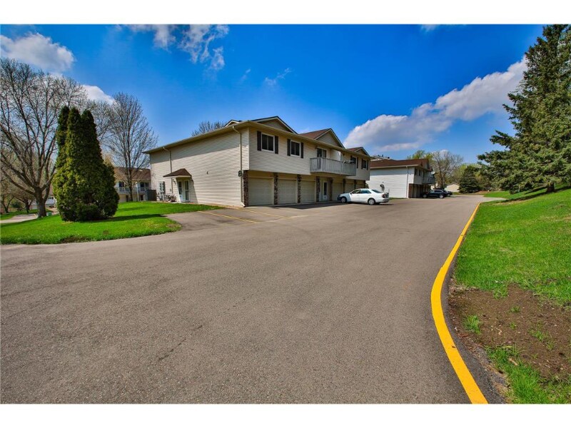Foto principal - 2421 Grenadier Ave N