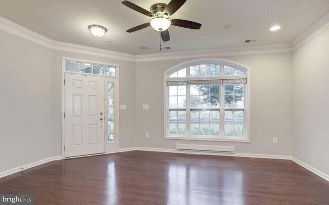 Building Photo - 43017 Clarks Mill Terrace