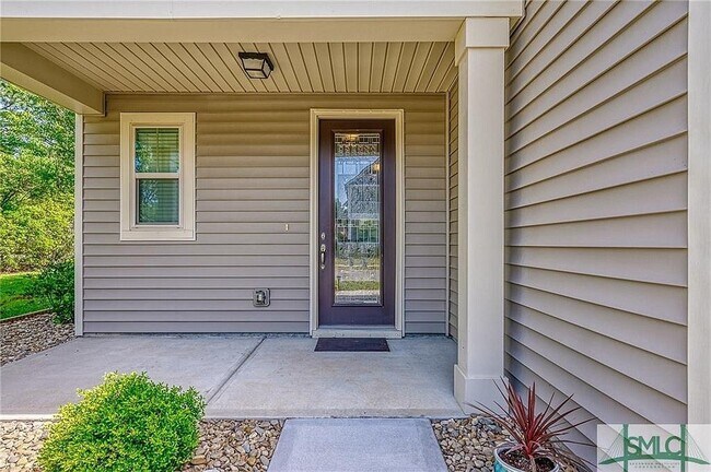 Building Photo - Spacious Home on a Corner Lot in Heritage ...