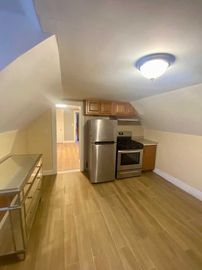 Building Photo - 51 Beacon St