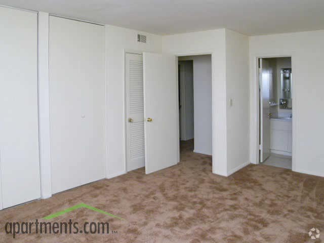 Bedroom - The Onyx at 3211