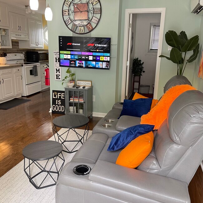 Experience luxury and entertainment in our exquisite living space with a state-of-the-art Roku-equip - 2171 Weatherstone Cir SE