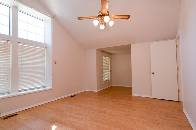 Foto del edificio - 13598 Harrison St.