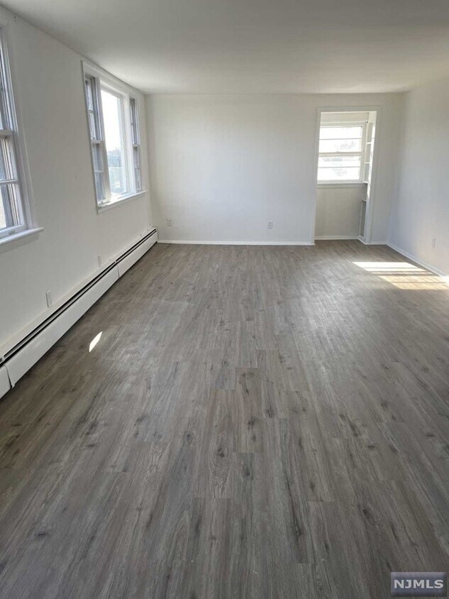 Building Photo - 289 Grove