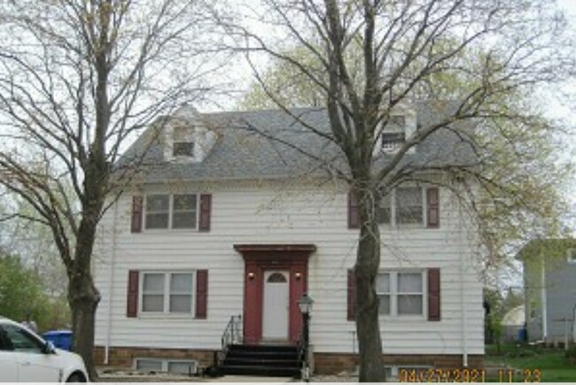 Building Photo - 406 N Phillips St