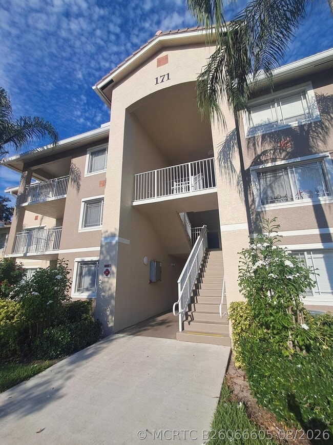 Building Photo - 171 SW Palm Dr