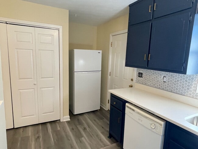 Building Photo - 4912 Valley Dale Ct