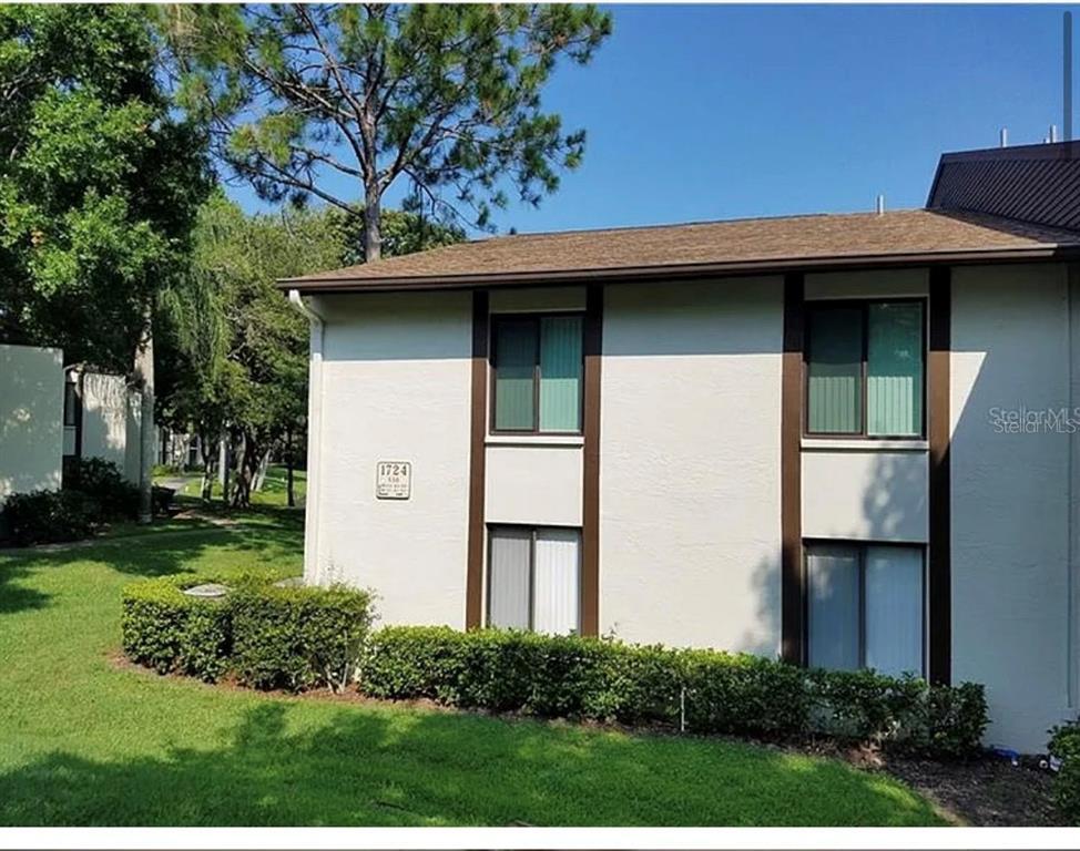 Foto principal - 1724 Pine Ridge Way W