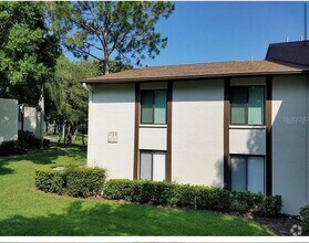 Building Photo - 1724 Pine Ridge Way W