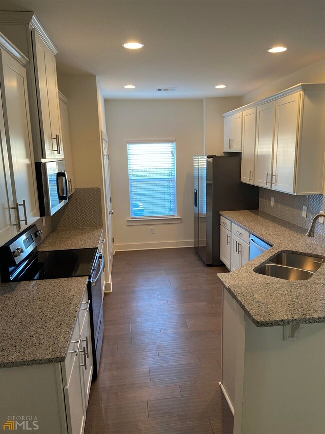 25 Auburn Crossing Dr, Auburn, GA 30011 Room for Rent in Auburn, GA