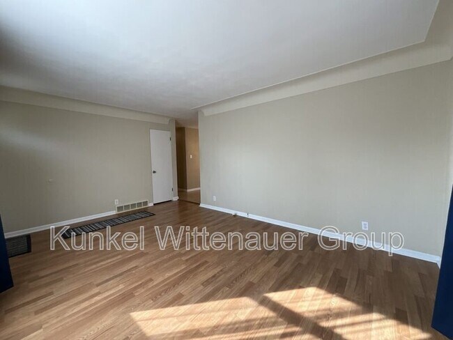 Foto del edificio - 221 Gilbert St