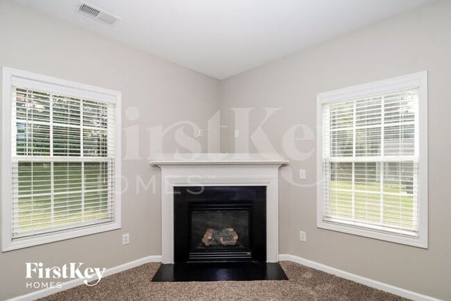 Building Photo - 2152 Lauren Woods Dr