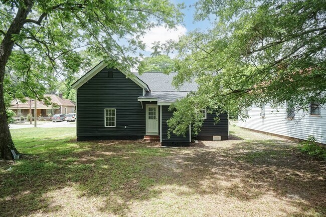 Building Photo - Classic Property with Modern Upgrades!