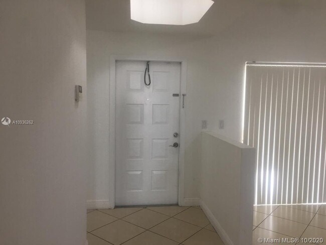 Foto del edificio - 10700 NW 66th St