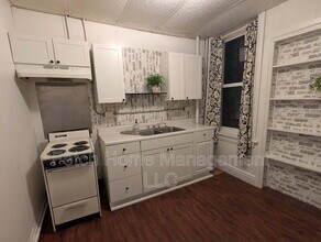 Building Photo - 225-227 N 8th St