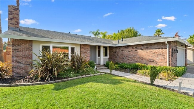 Building Photo - 1016 Woodglen Dr