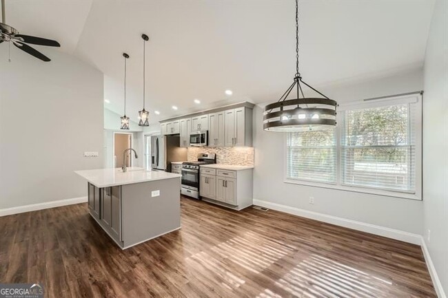 Building Photo - 459 Holcomb Bridge Rd