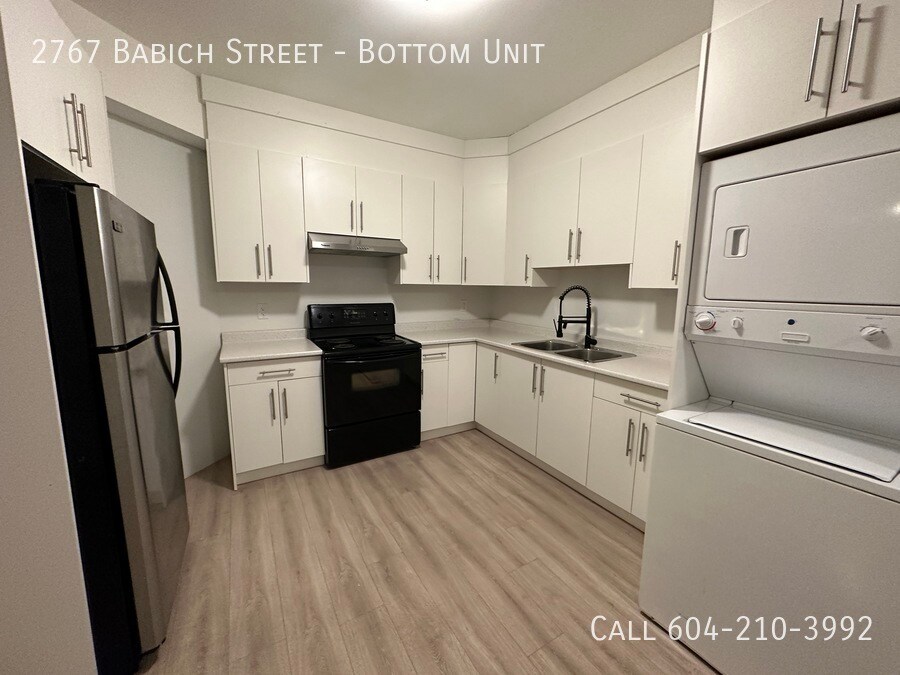 Photo principale - Renovated Unit in a Fourplex- Pet Friendly!