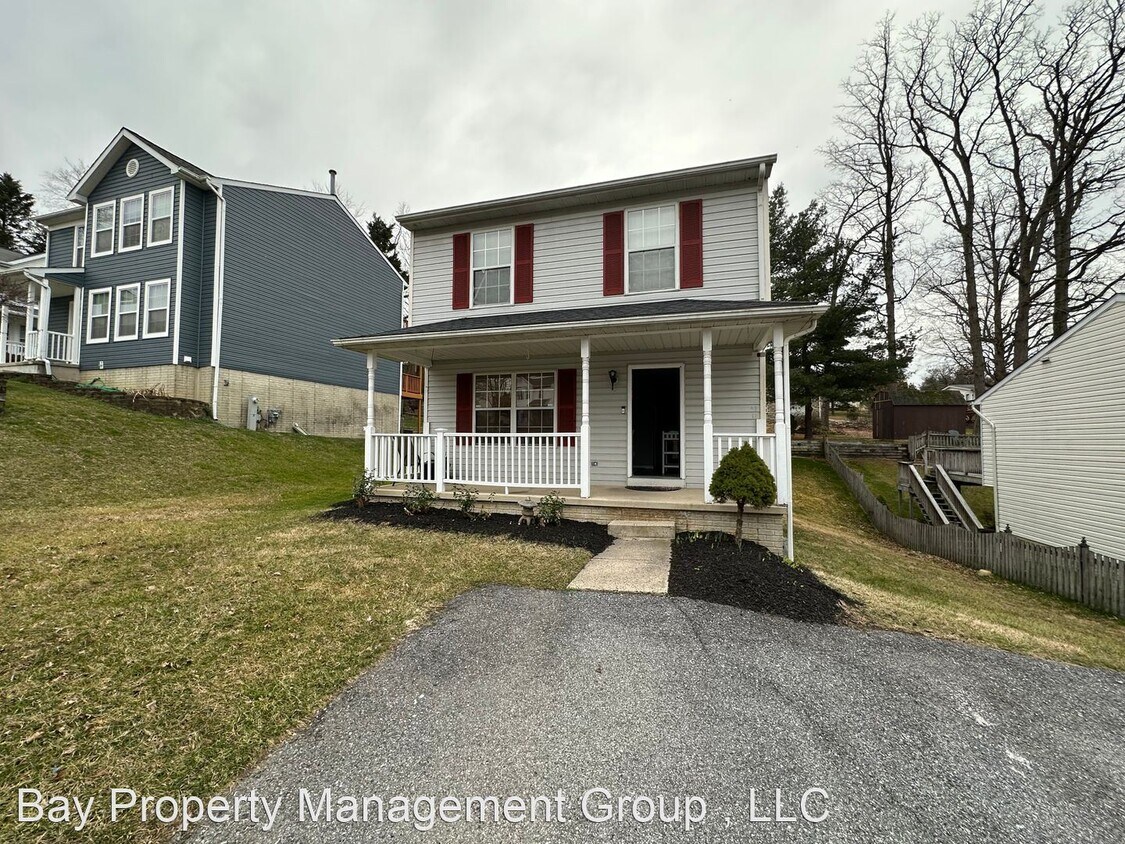3 br, 2.5 bath House 13 Heavrin Ct House Rental in Nottingham, MD
