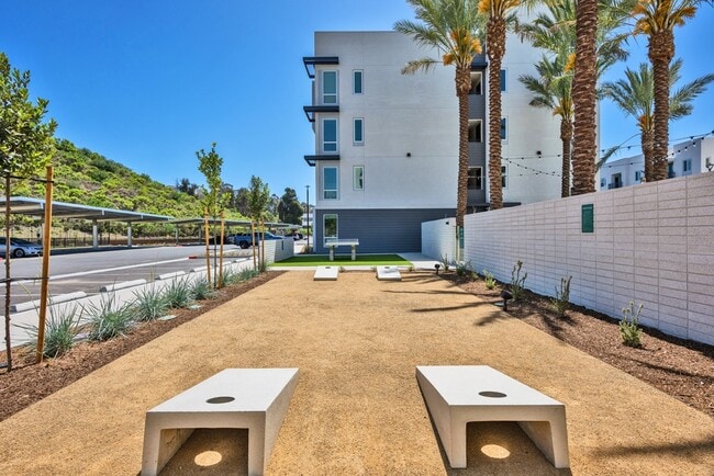 Building Photo - Ocean Creek