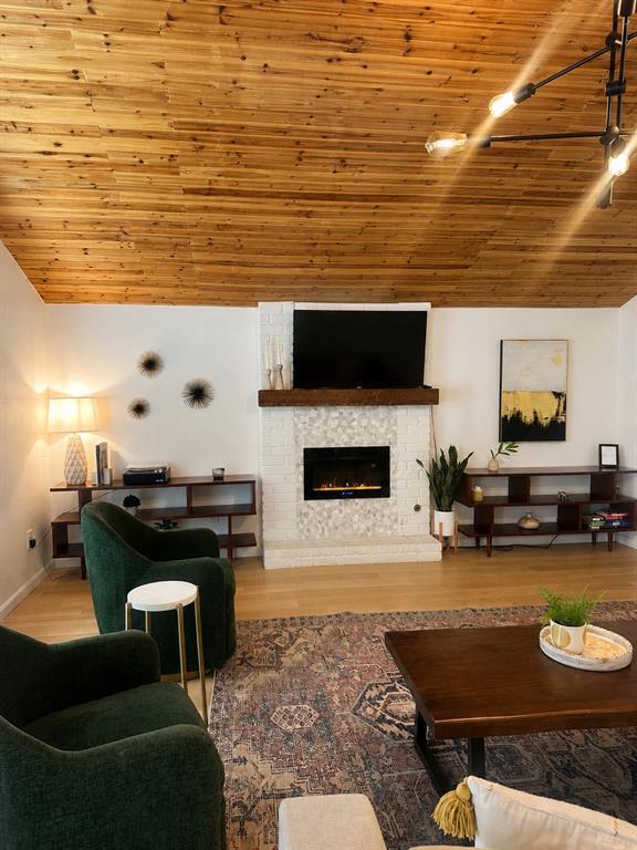 Building Photo - 1705 Cricket Hollow Dr