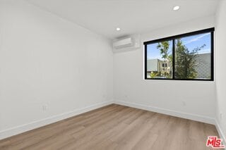 Foto del edificio - 4825 Satsuma Ave