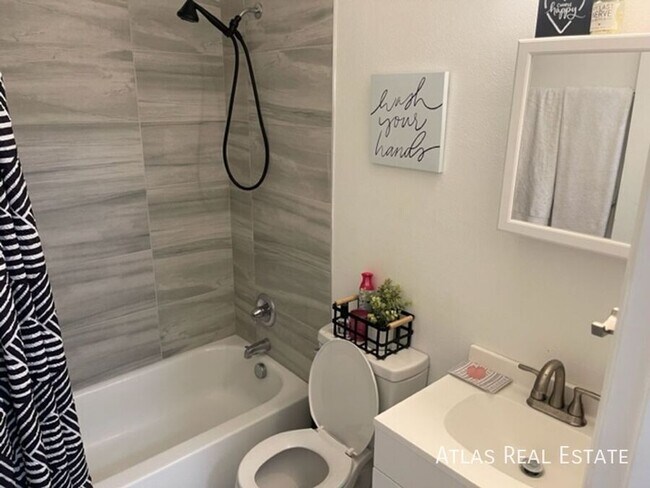 Building Photo - 4340 Ericson Dr