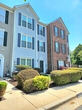 Building Photo - 3803 Elmcrest Ln