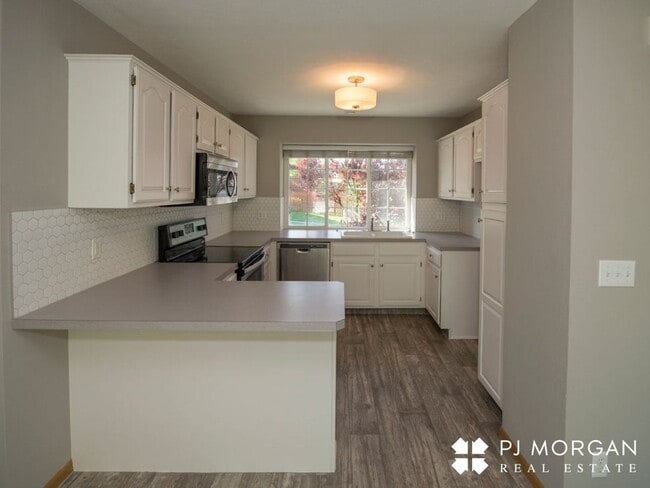 Building Photo - 14512 Fowler Ave