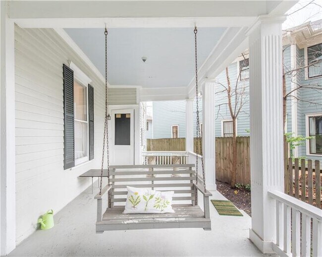 Building Photo - 824 Edgewood Ave NE