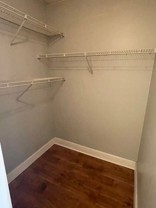 Photo - ONE BEDROOM ONE BATHROOM! WATERFRONT COMMUNITY! Apartment