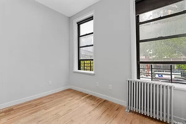 Building Photo - 568 Ninth Avenue