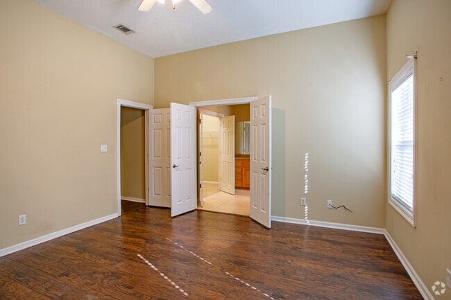 Suite 1720A, 3BR, 3.5BA Bedroom 2 - HeatherGlenn