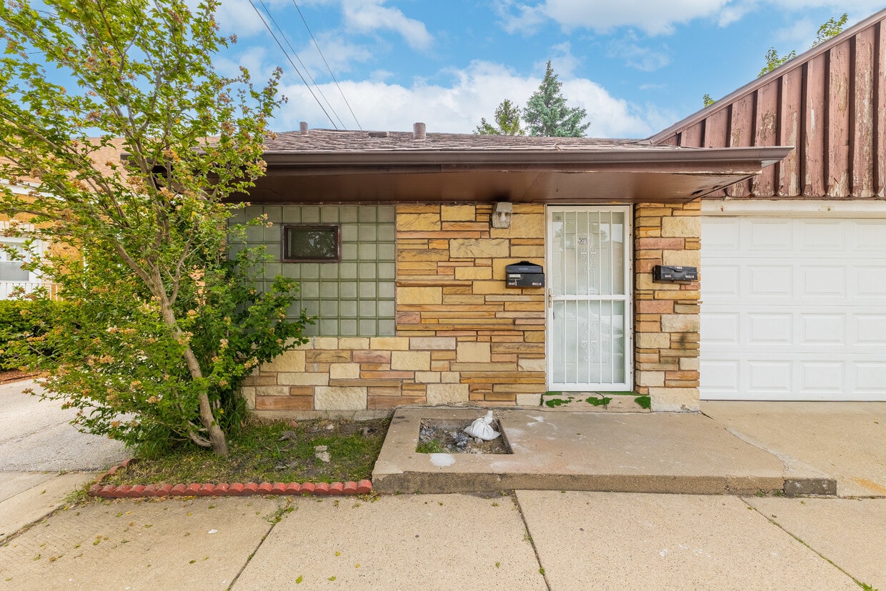 3845 Euclid Ave Unit 0, Berwyn, IL 60402 Condo for Rent in Berwyn, IL